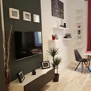 Apartamento Home, Far Away From 2, Budapest
